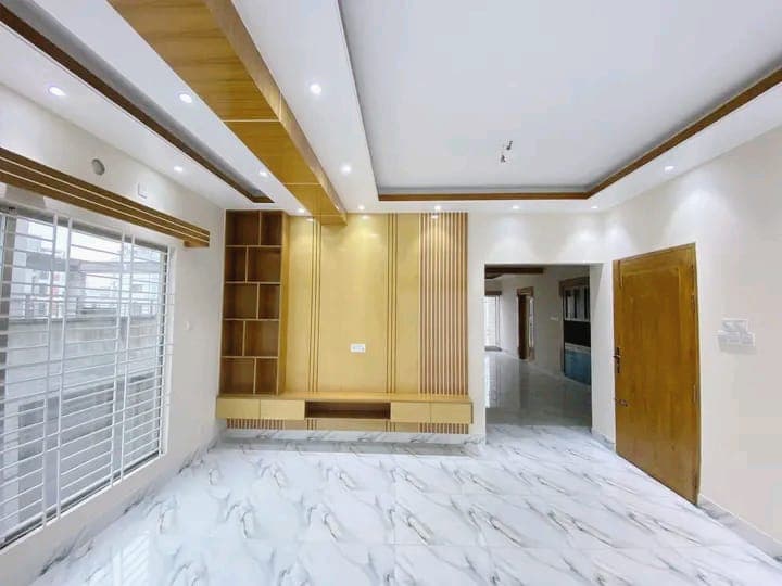 Elegant South-Facing Apartment for Rent